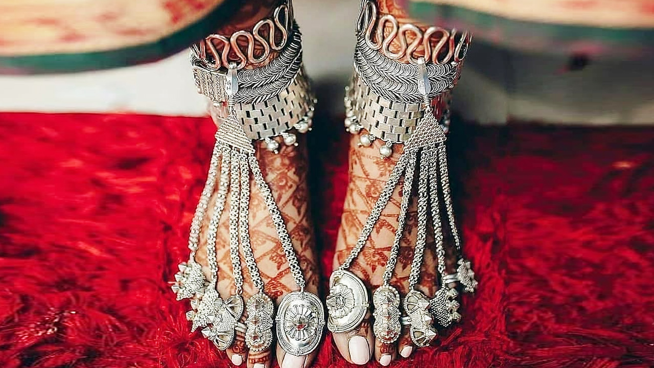 Pair ke payal deals ki design