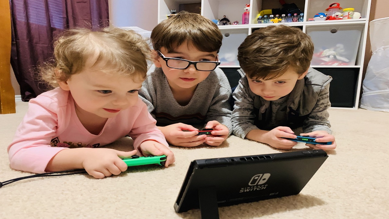 क्या आपके बच्चे को लगी है ऑनलाइन गेमिंग की लत, इन तरीकों से छुड़वाएं आदत Is  your child also addicted to online gaming get rid of their habit in these  ways -
