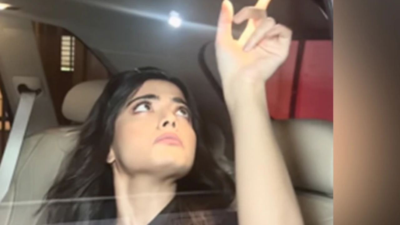Rashmika Mandana Sex Video - Rashmika Mandanna à¤¨à¥‡ à¤—à¤¾à¤¡à¤¼à¥€ à¤®à¥‡à¤‚ à¤¬à¥ˆà¤ à¤¤à¥‡ à¤¹à¥€ à¤•à¥€ à¤à¤¸à¥€ à¤¹à¤°à¤•à¤¤, à¤«à¥ˆà¤¨à¥à¤¸ à¤¬à¥‹à¤²à¥‡ -  à¤“à¤µà¤°à¤à¤•à¥à¤Ÿà¤¿à¤‚à¤— à¤®à¤¤ à¤•à¤° - Rashmika Mandana trolled for her act while sitting in a  car - News Nat