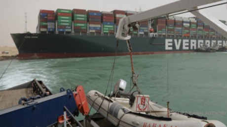 Container Ship Stuck In Suez Canal Floats Again After A Week स्वेज नहर से  हफ्ते भर बाद निकला फंसा कंटेनर शिप एवर गिवेन - News Nation