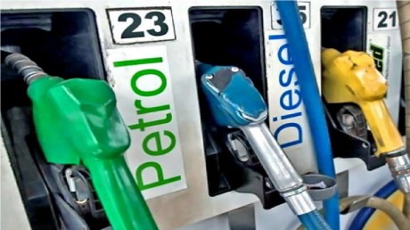 पेट्रोल-डीजल के नए रेट जारी, कई शहरों में पेट्रोल ने लगाया शतक petrol diesel  price today 30 may 2021 petrol price cross 100 in many city - News Nation