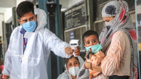 Coronavirus: as countries battle new surge of Covid, Experts believe a  fourth wave seems unlikely in India | Coronavirus: घबराएं नहीं! भारत में  कोरोना की चौथी लहर नहीं होगी असरदार, विशेषज्ञों ने