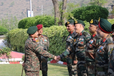 लेफ्टिनेंट जनरल उपेंद्र द्विवेदी कश्मीर के तीन दिवसीय दौरे पर