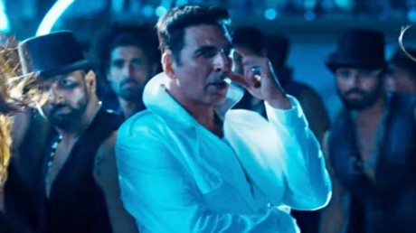 कठपुतली का गाना रब्बा रिलीज, फुल एनर्जी में डांस करते नजर आए अक्षय akshay  kumar nd rakul preet song rabba release - News Nation