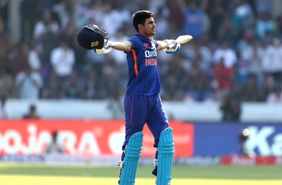 पहला वनडे : शुभमन गिल के शानदार दोहरे शतक से भारत ने न्यूजीलैंड को 350 रनों  का दिया लक्ष्य - News Nation