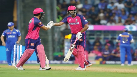 MI vs RR : घर पर भी हारी हार्दिक की मुंबई इंडियंस, राजस्थान रॉयल्स ने लगाई जीत की हैट्रिक