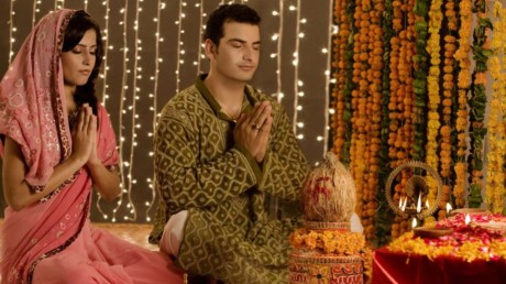  Vastu Tips: दक्षिण दिशा में मुख करके पूजा करना शुभ या अशुभ? कहीं आप तो नहीं कर रहें ये गलती
