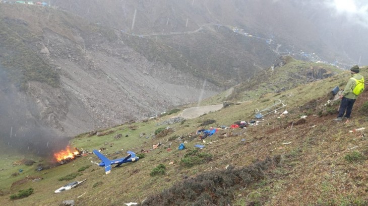 Helicopter carrying Kedarnath pilgrims from Phata crashes
