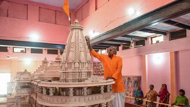 राम मंदिर में सोने का बनेगा गर्भगृह! अयोध्या भेजा 2 करोड़ का चेक