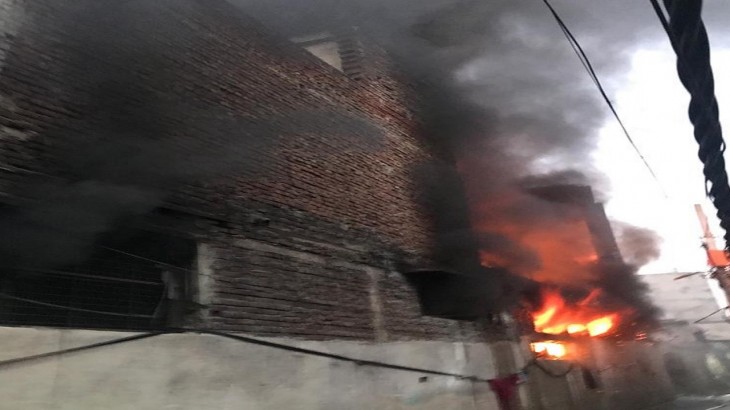 दिल्ली के मायापुरी इलाके में लगी आग