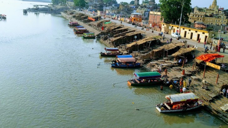 अयोध्या में बहती सरयू नदी।