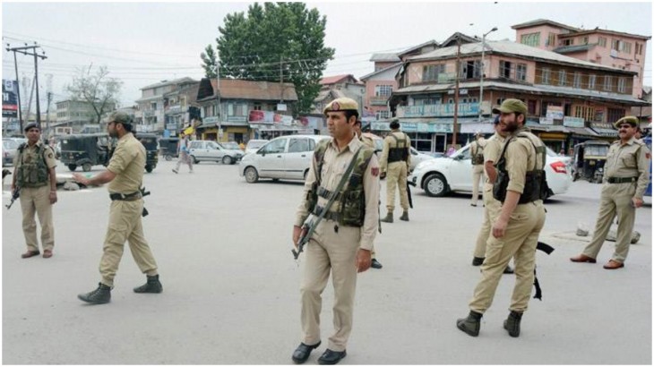 श्रीनगरः 26 जनवरी को थी बड़े आतंकी हमले की तैयारी, दो आतंकी गिरफ्तार