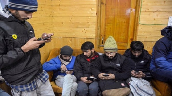 'कश्मीर में गंदी फिल्में देखने के लिए होता है इंटरनेट का इस्तेमाल'