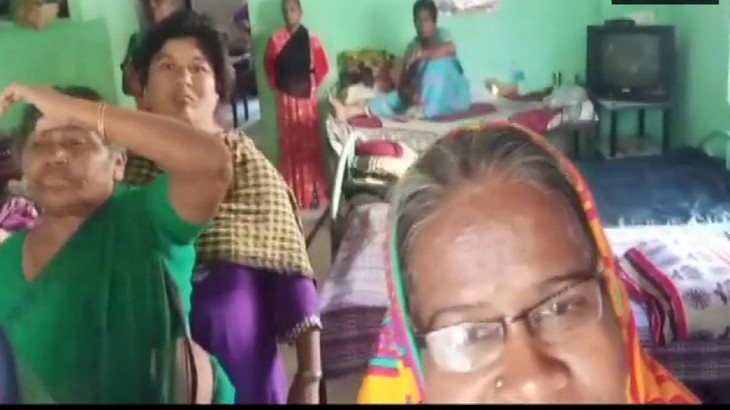 Telangana: एक कमरे में बंद थें 73 वृद्ध लोग