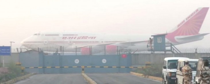 शनिवार सुबह भारतीयों को लेकर आया एयर इंडिया का विशेष विमान.