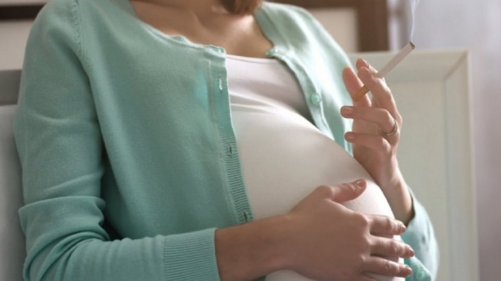 गर्भावस्था में धूम्रपान से शिशु में फै्रक्चर होने का खतरा