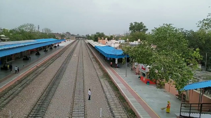 एयरपोर्ट की तरह विकसित किया जा रहा गांधी नगर रेलवे स्टेशन