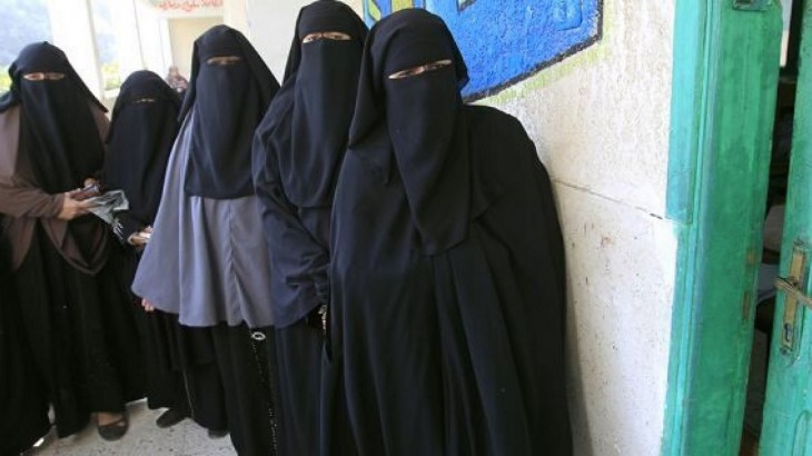 बुलंदशहर : बुर्का नहीं पहनने को लेकर मुस्लिम लड़कियों का उत्पीड़न