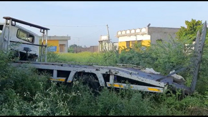 गुजरात में बड़ा ट्रक हादसा