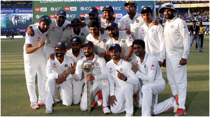 Team India with ICC Trophy