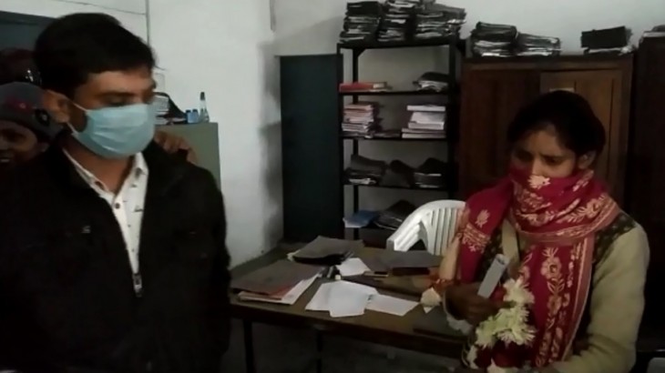 Bulandshahr SSP got married couple in office