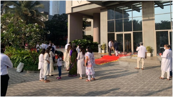 Rahane receives red carpet welcome on reaching Mumbai home