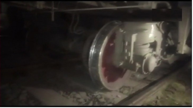 Two coaches of a passenger train derail near Chhapra