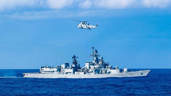 अब तक के सबसे बड़े अभ्यास में जुटी Indian Navy, टेंशन में चीन-पाक