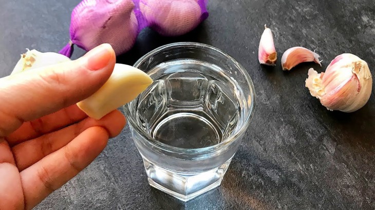 garlic with water