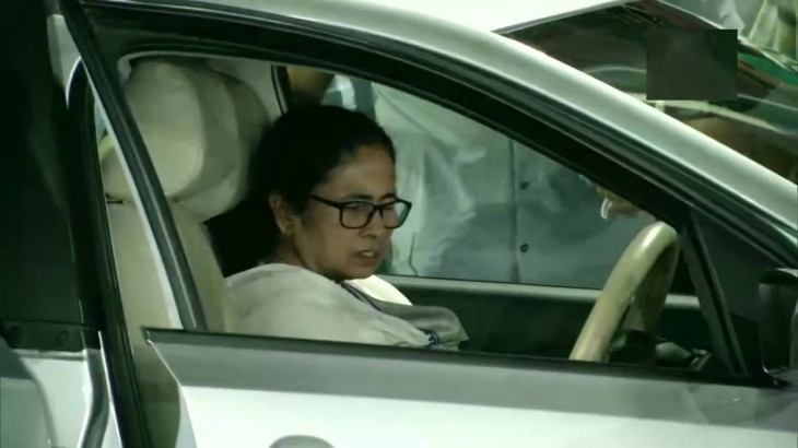 Chief Minister Mamata Banerjee discharged from SSKM Hospital