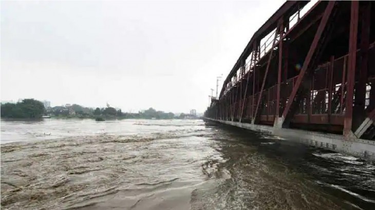 Flood threat in Yamuna river