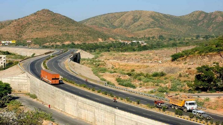 Delhi Mumbai Highway