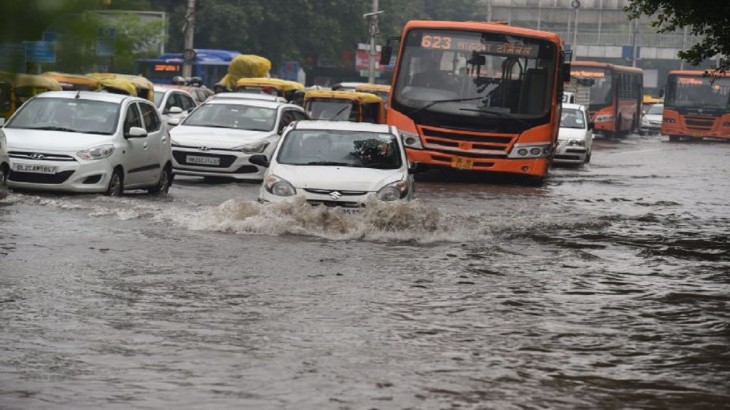 Rain in delhi