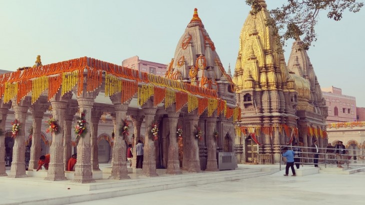 काशी विश्वनाथ मंदिर (Kashi Vishwanath​ Temple)
