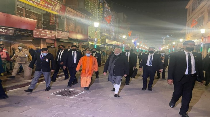 PM Modi, Yogi undertake midnight inspection in Varanasi