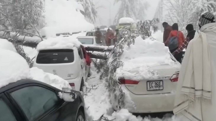 At least 22 stranded tourists freeze to death in Murree