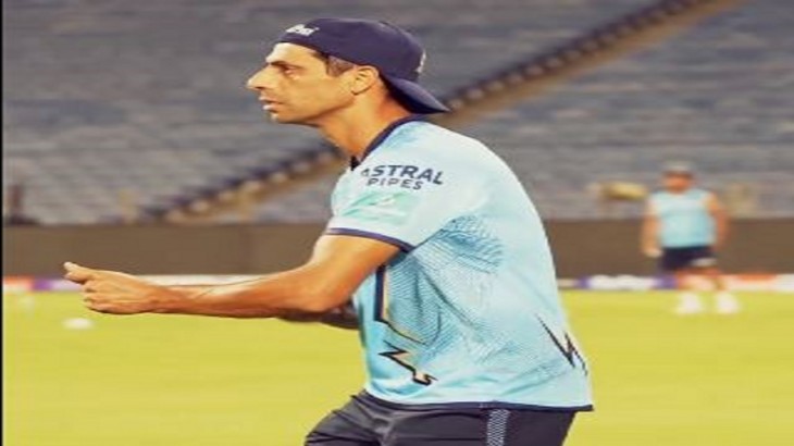 ashish nehra dance is going viral on field in ipl 2022