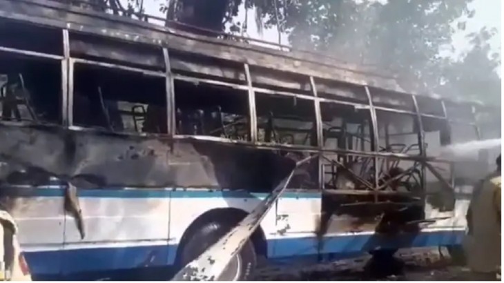 Katra  bus fire break out