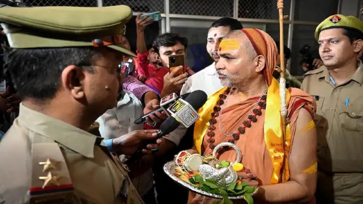 Swami Avimukteshwaranand says Prayer first  than food for myself