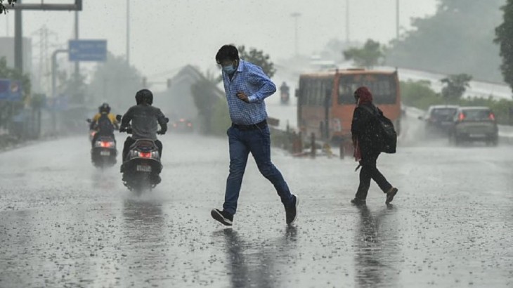 heavy rain in delhi