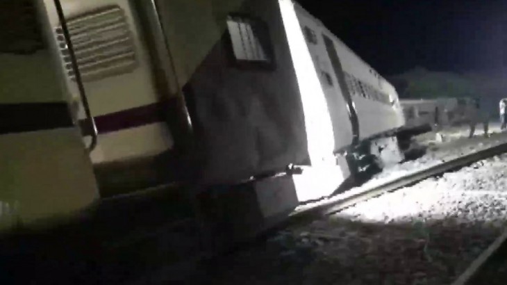 Eight coaches of Bandra Terminus   Jodhpur Suryanagari Express train derailed in Pali