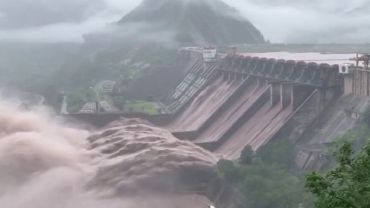 big dam is being built on Brahmaputra river
