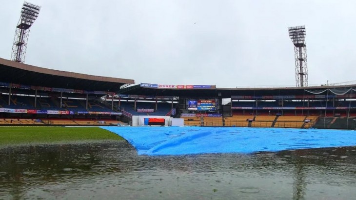 ipl 2023 rcb vs gt toss delayed due to rain in chinnaswamy stadium