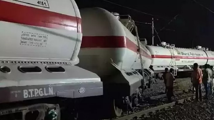 Goods train derailed in Madhya Pradesh
