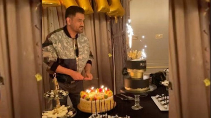 how ms dhoni celebrate his birthday here 4 videos