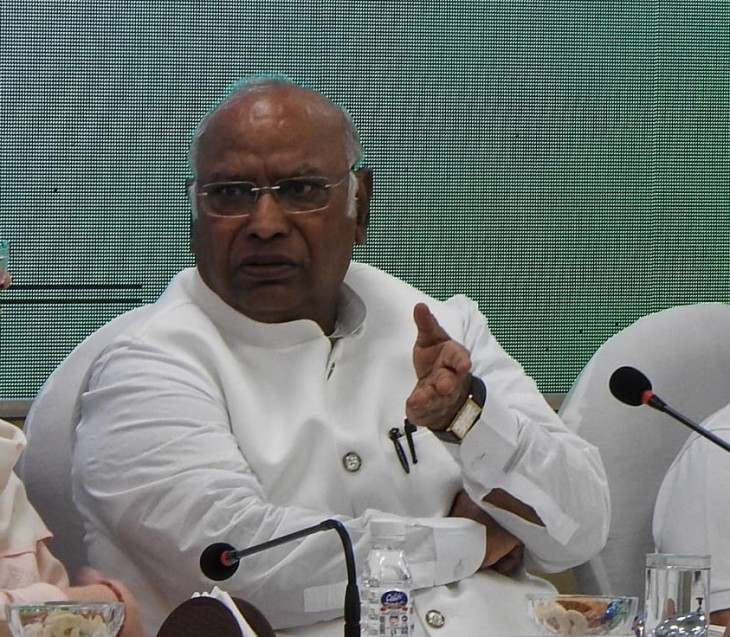 hindi-many-challenge-ahead-of-me-aicc-preident-mallikarjun-kharge-on-completion-of-one-year-in-offic