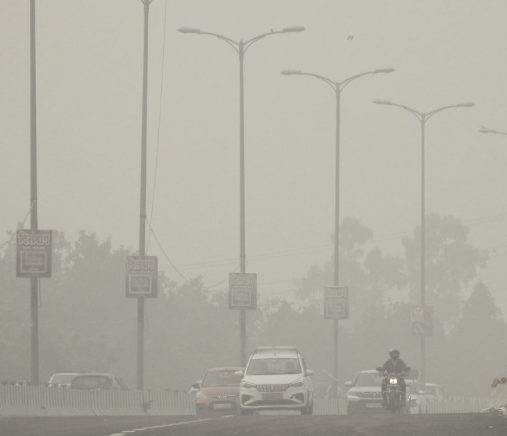 hindi-delhi-choke-air-quality-plunge-back-to-evere-category--20231109100006-20231109102955
