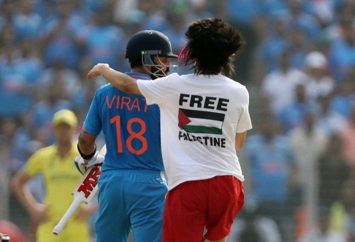 hindi-icc-world-cup-final-fan-interrupt-match-to-meet-virat-kohli-expree-paletine-upport--2023111917