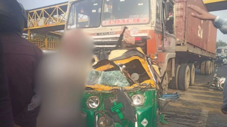Agra Sikandra Highway Accident