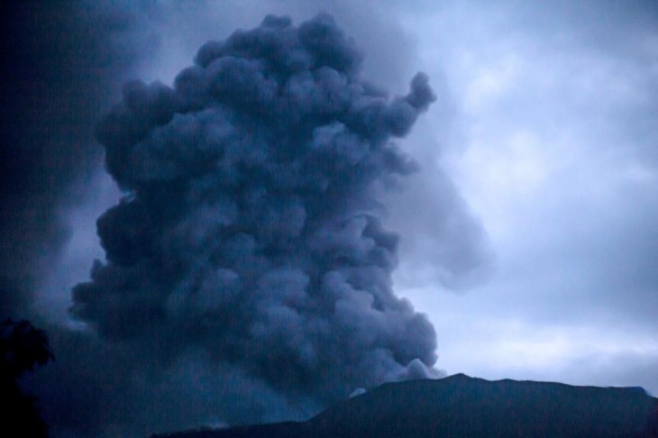 hindi-11-climber-die-after-volcano-eruption-in-indoneia--20231204101750-20231204103549